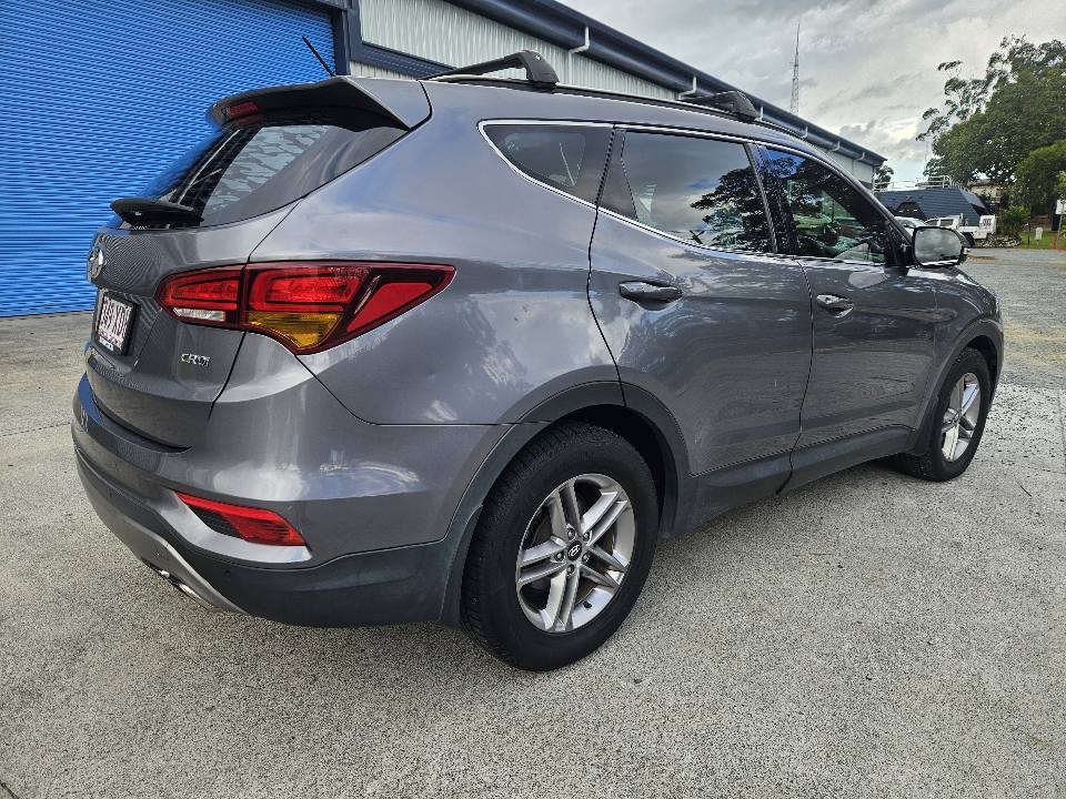 2016 Hyundai Santa Fe  auto low kms 7 seats easy finance 7.jpg